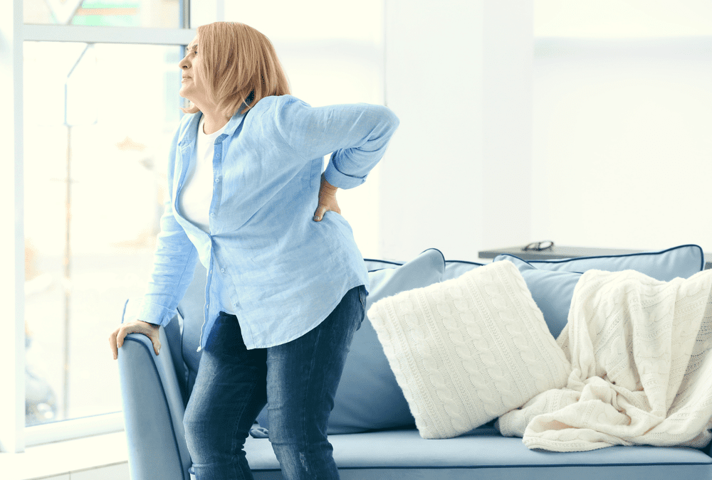 7 Possible Causes of Middle Back Pain